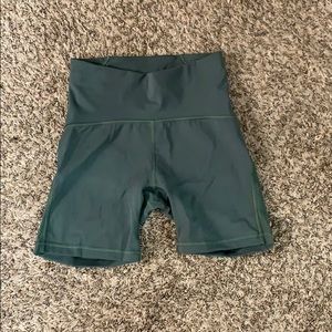 Lululemon align olive short